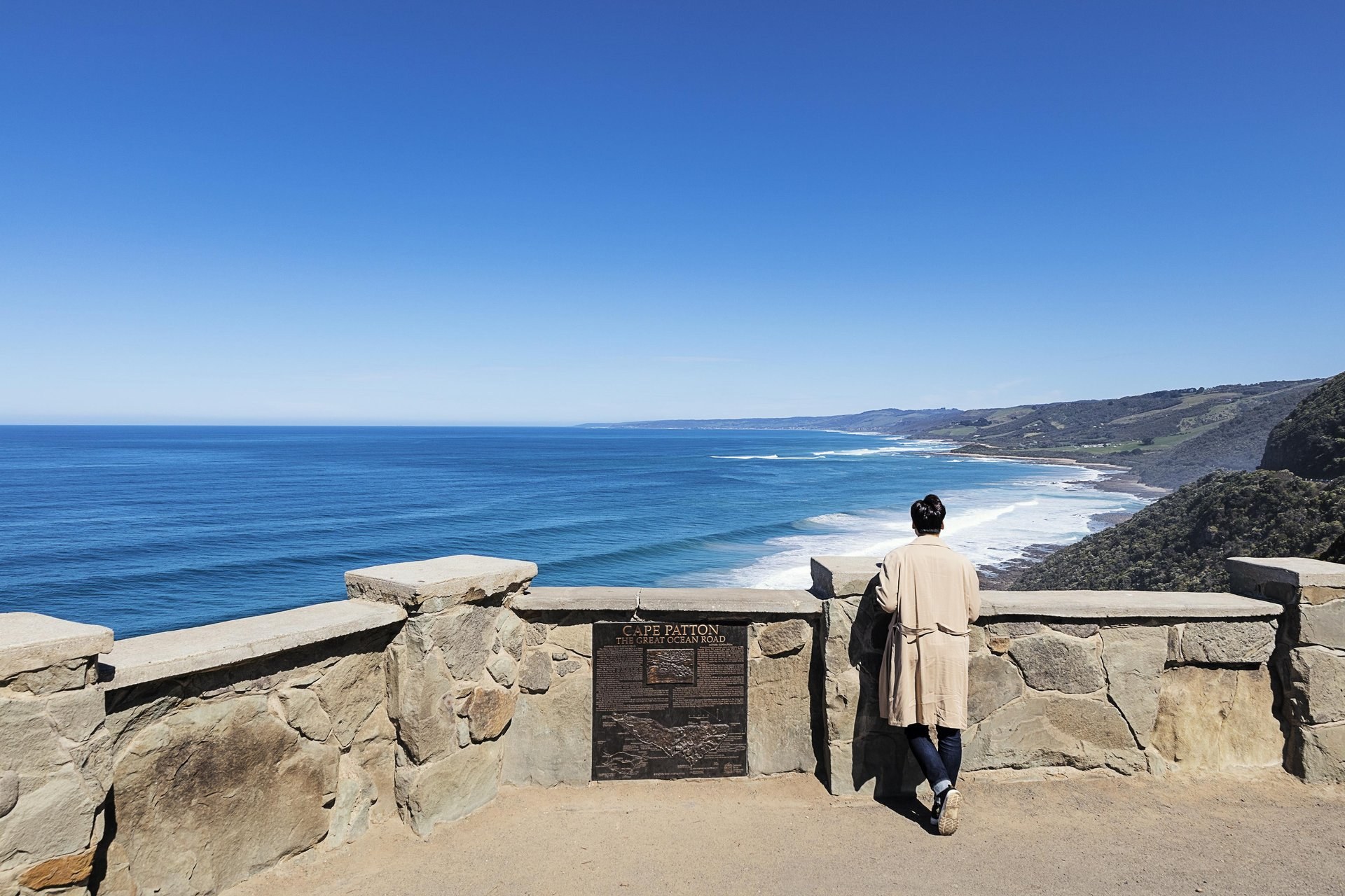 Take a perfect family photo at Cape Patton Lookout