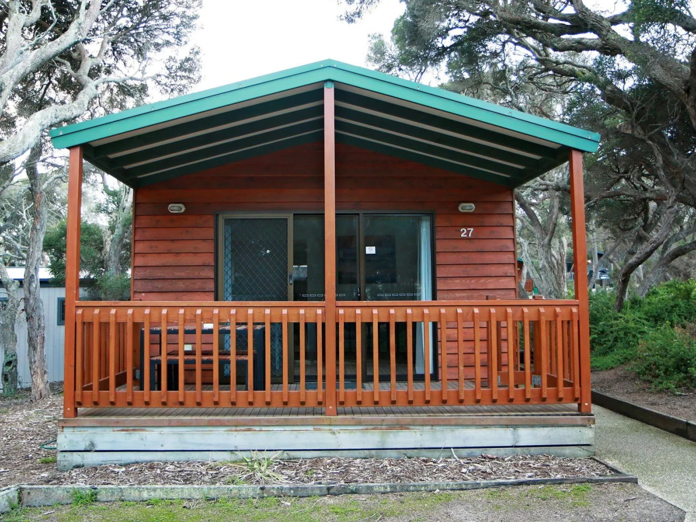 3 bedroom cottage sleeps 6