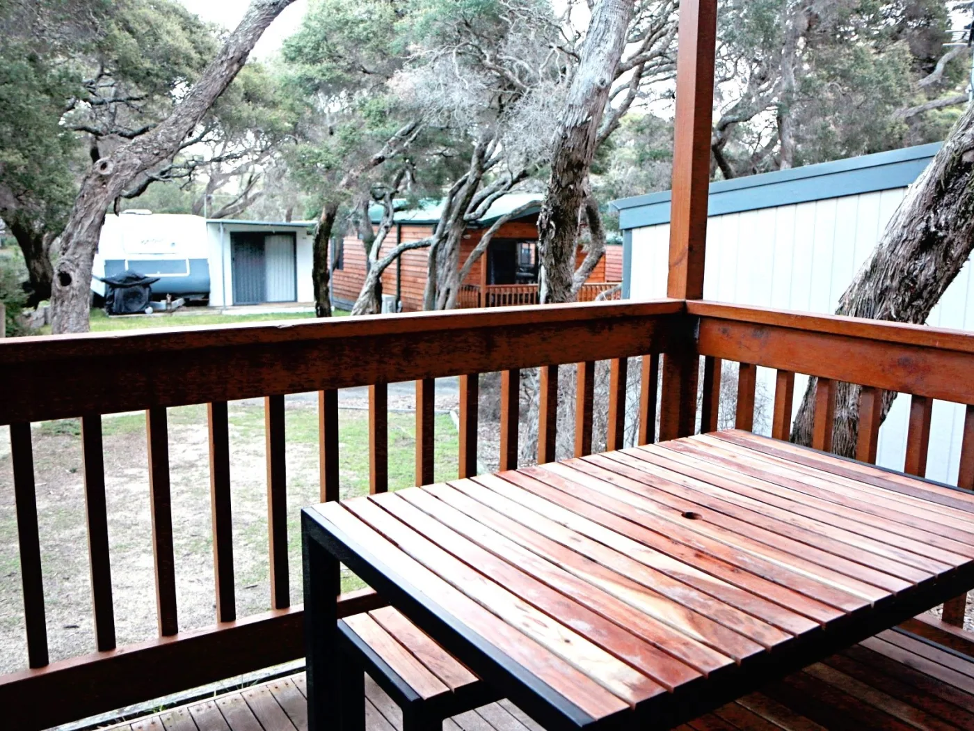 3 bedroom cottage sleeps 6 front deck
