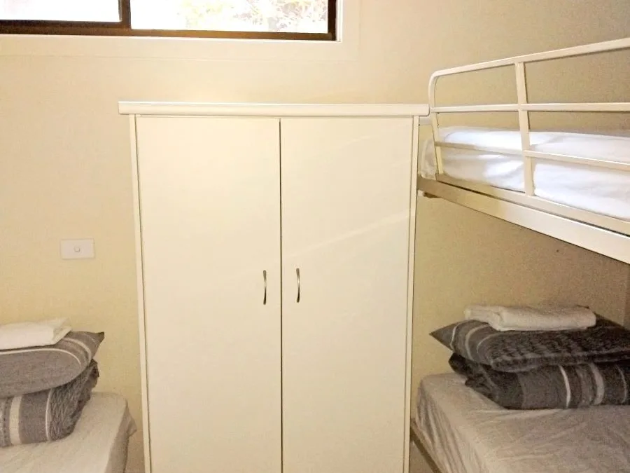 3 bedroom cottage sleeps 7 bunk room resize