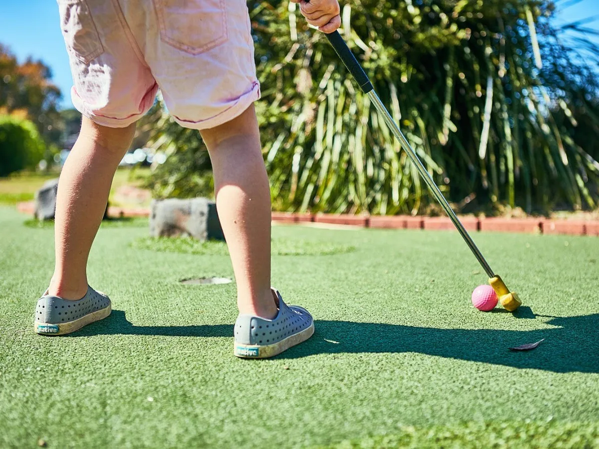 Free mini golf on site