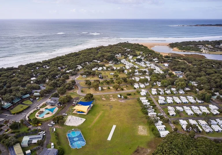 Close to Anglesea River and Surf Beach