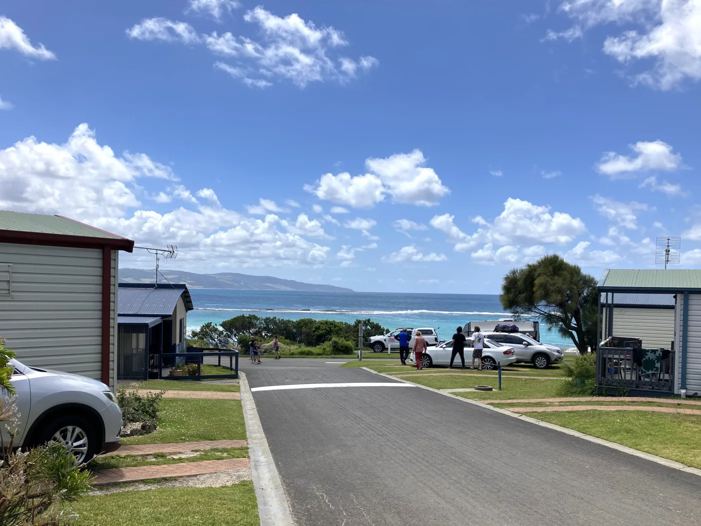 Cabins with ocean view, Marengo family Caravan Park, Great Ocean Road