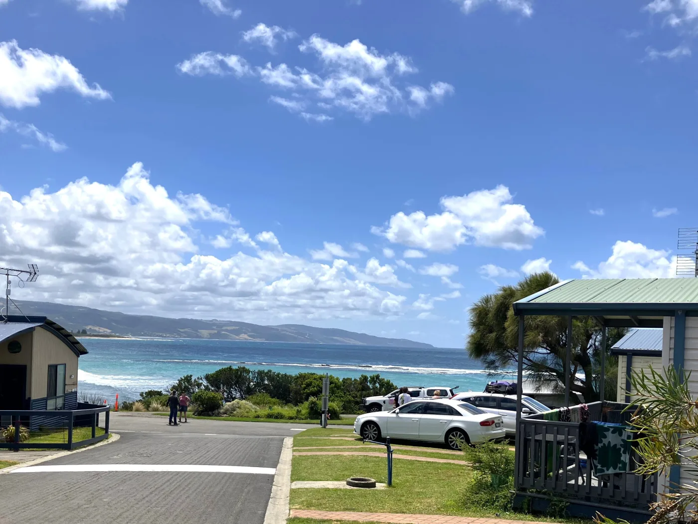 Cabins with ocean view, Marengo family Caravan Park, Great Ocean Road