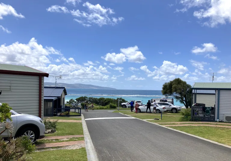 Cabins with ocean view, Marengo family Caravan Park, Great Ocean Road