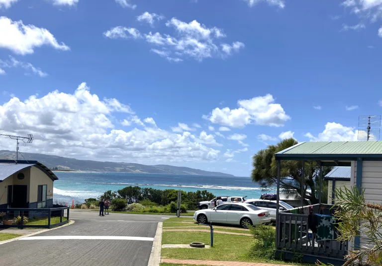 Cabins with ocean view, Marengo family Caravan Park, Great Ocean Road