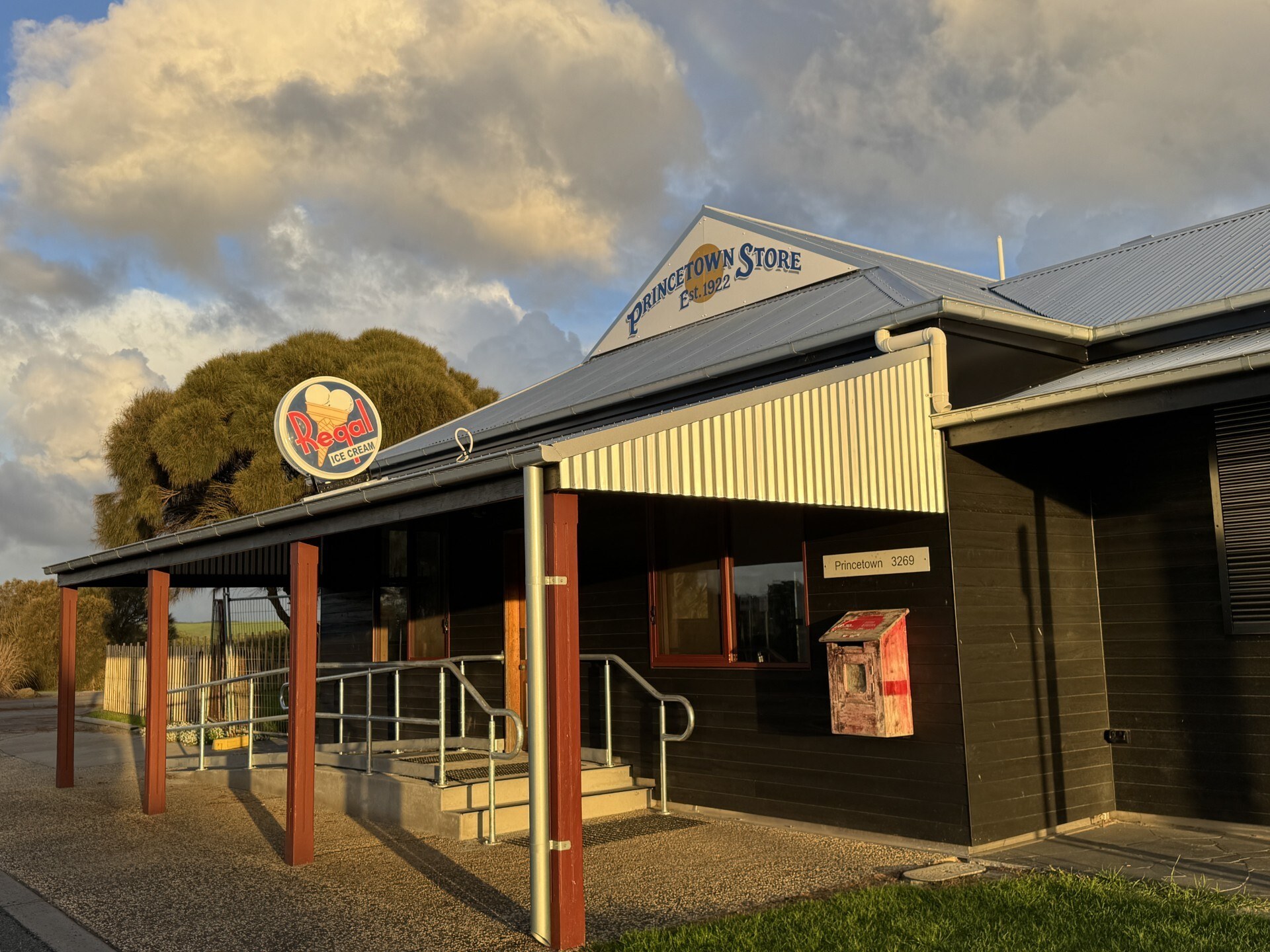 Princetown General Store, Great Ocean Road