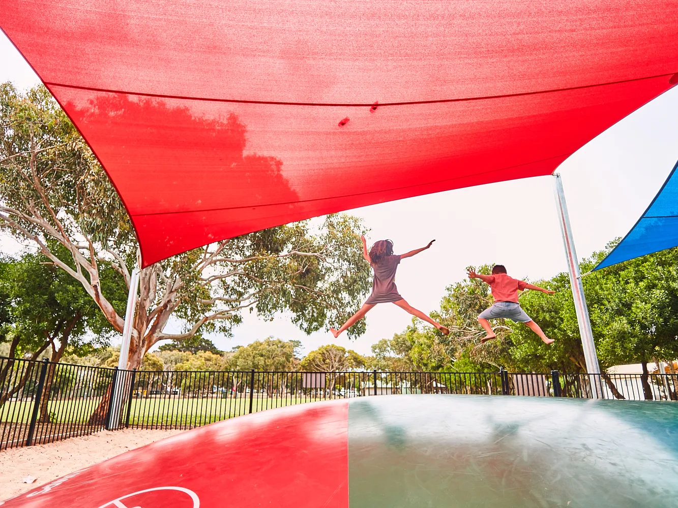 Giant jumping pillow
